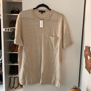 Banana Republic men’s T shirt